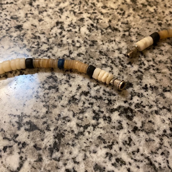 Vintage multicolored puka shell necklace - 18” - Picture 2 of 5